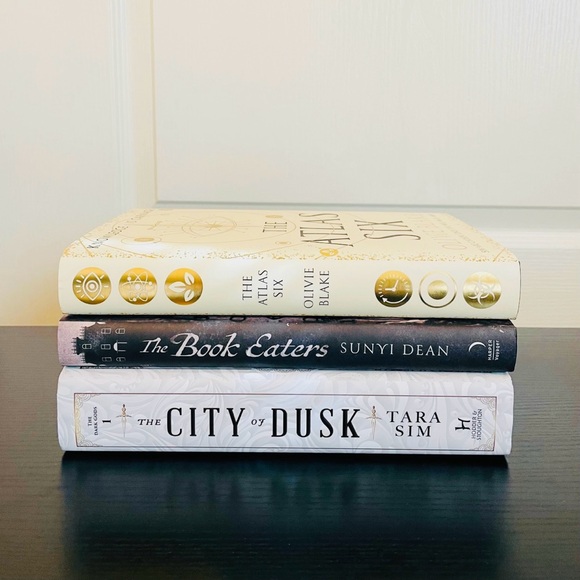 Fairyloot Exclusive Signed Edition The City Of Dusk by Tara Sim - Picture 9 of 9